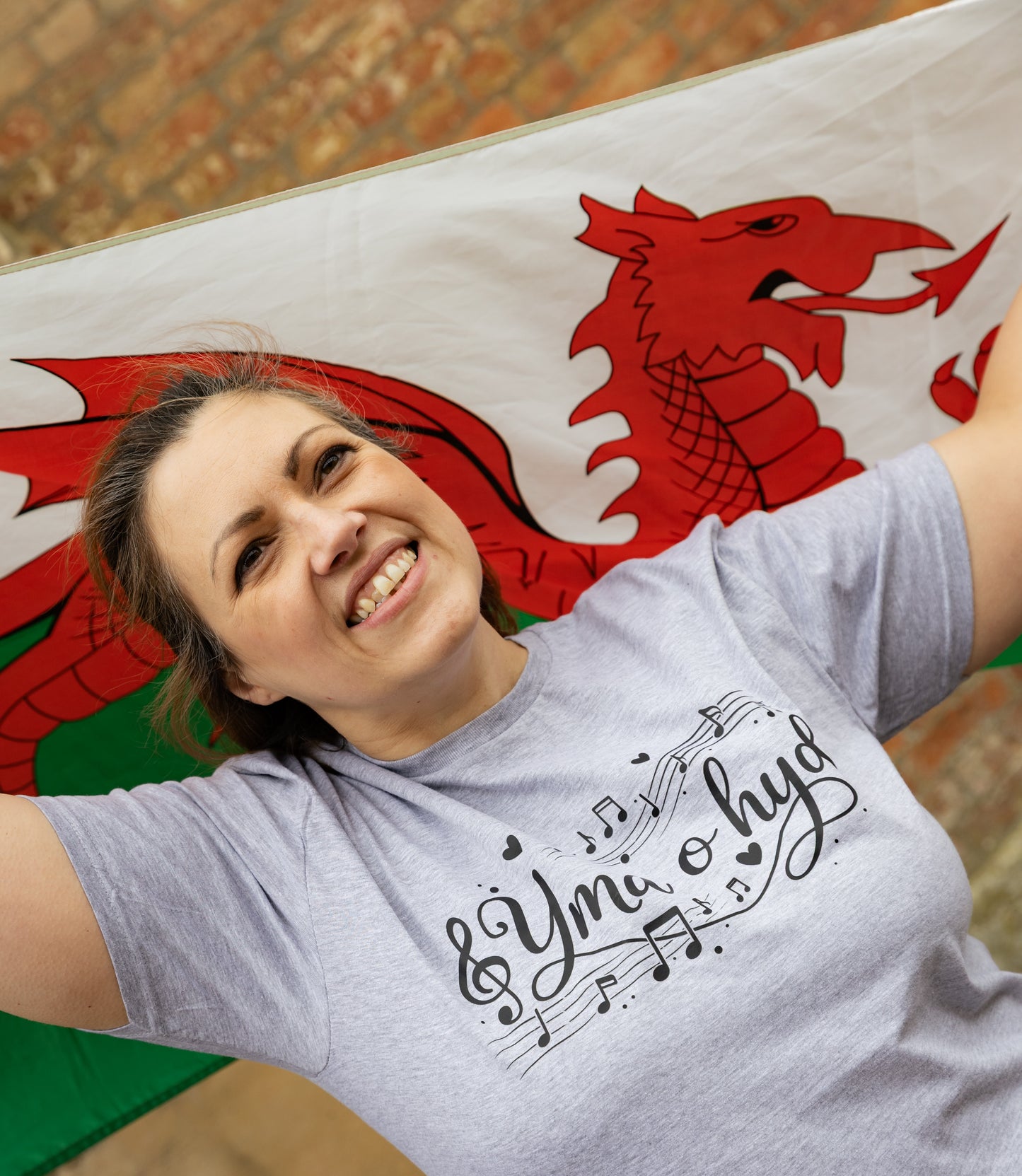 Yma o Hyd T-Shirt