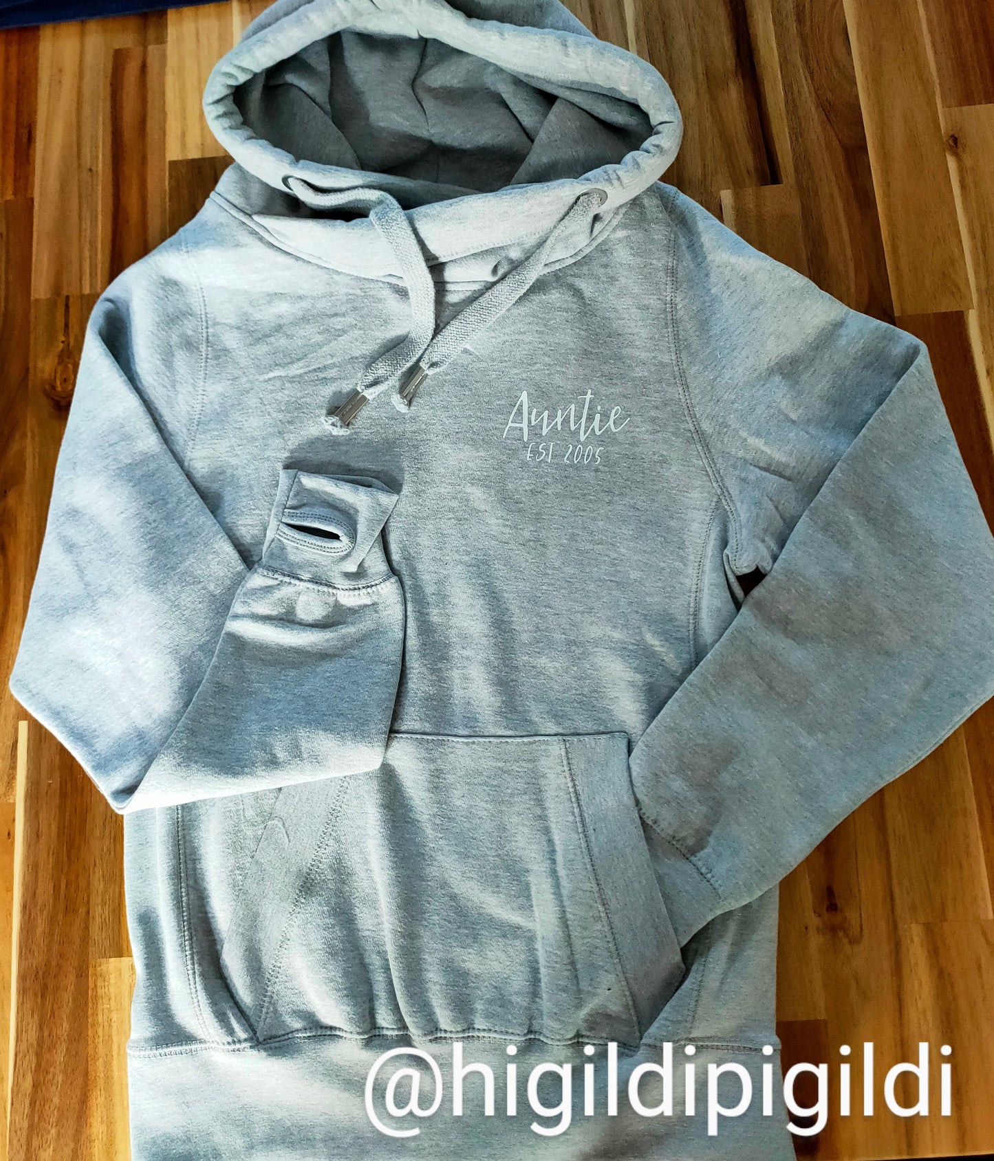 'Est' Design: Adults' Chunky Hooded Sweatshirt